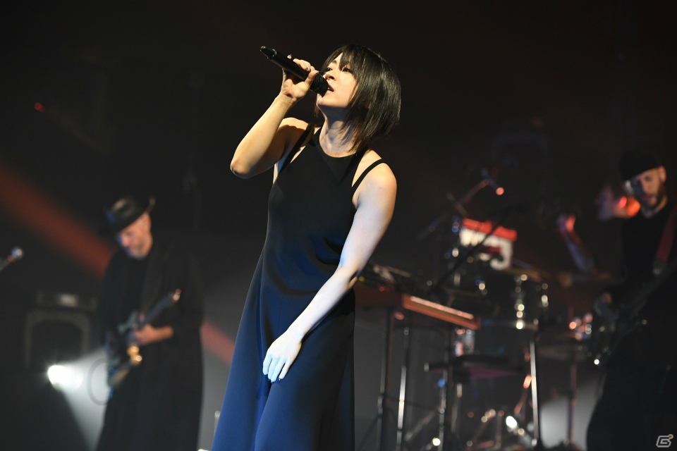 「Hikaru Utada Laughter in the Dark Tour 2018– “光” & “誓い” – VR」PS Plus加入者向けに“光”が12月25日より先行配信!
