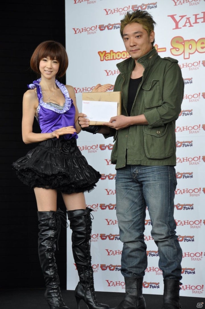 六本木ヒルズにセクシー怪盗「ほしのあき」現る！「Yahoo！モバゲーSpecial Xmasイベント2010」記者発表会レポートの画像29