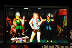 立花胡桃さんの圧倒的な勝利！？ローラさん、佐藤かよさんも悔しがる…！Xbox 360「Dance Central」発売記念イベントを東京・渋谷で開催の画像36