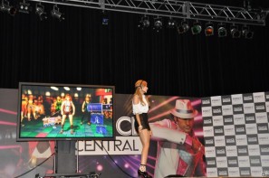 立花胡桃さんの圧倒的な勝利！？ローラさん、佐藤かよさんも悔しがる…！Xbox 360「Dance Central」発売記念イベントを東京・渋谷で開催の画像47