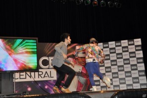 立花胡桃さんの圧倒的な勝利！？ローラさん、佐藤かよさんも悔しがる…！Xbox 360「Dance Central」発売記念イベントを東京・渋谷で開催の画像69