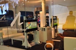 【E3 2011】大注目の「PlayStation Vita」体験に長蛇の列が！各種新作タイトルやPlayStation Move試遊もにぎわったSCEAブースの画像15