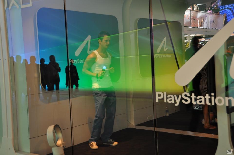 【E3 2011】大注目の「PlayStation Vita」体験に長蛇の列が！各種新作タイトルやPlayStation Move試遊もにぎわったSCEAブースの画像12
