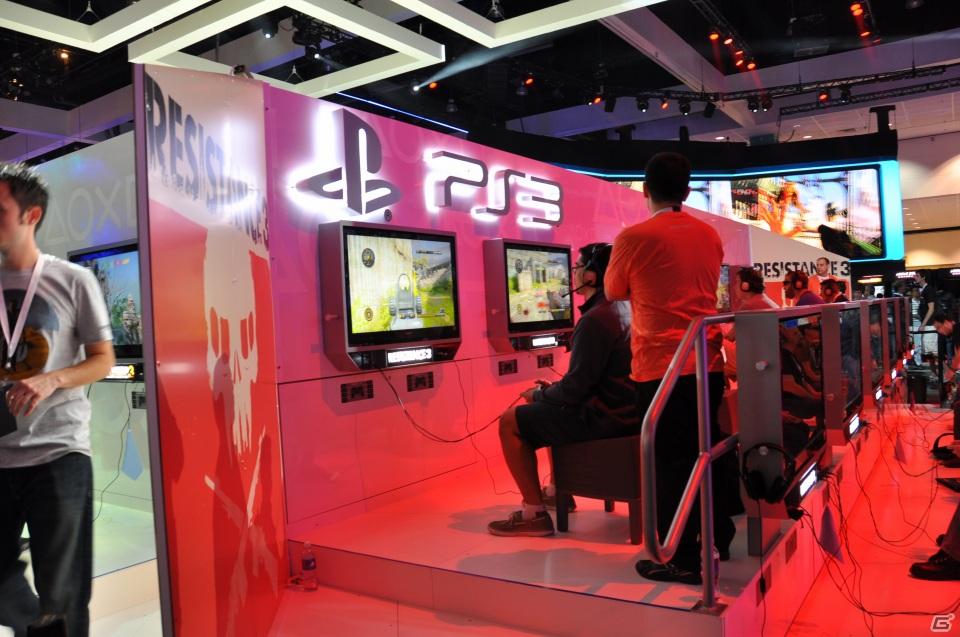 【E3 2011】大注目の「PlayStation Vita」体験に長蛇の列が！各種新作タイトルやPlayStation Move試遊もにぎわったSCEAブースの画像7