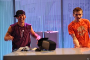 【E3 2011】人間はやっぱりダンスが大好き！Kinect対応タイトルの可能性広がる展示が魅力！「GOW3」の対戦も熱いMicrosoftブースレポートの画像48