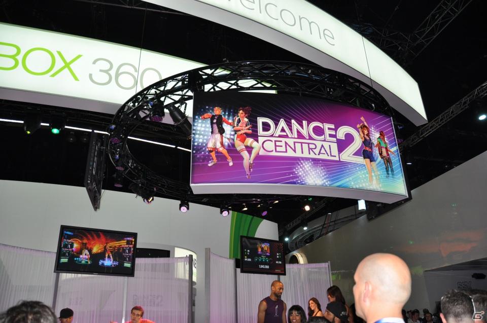 【E3 2011】人間はやっぱりダンスが大好き！Kinect対応タイトルの可能性広がる展示が魅力！「GOW3」の対戦も熱いMicrosoftブースレポートの画像37