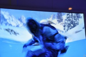 【E3 2011】巨大なスクリーンで映し出される映像に釘付け！「マスエフェクト3」「バトルフィールド3」の試遊には大行列がの画像93