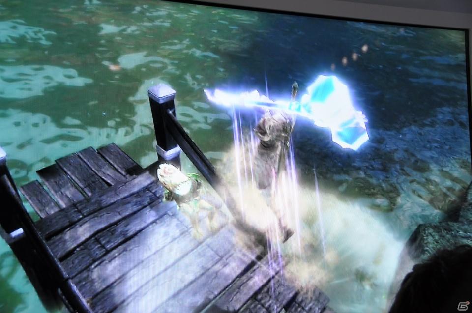 【E3 2011】巨大なスクリーンで映し出される映像に釘付け！「マスエフェクト3」「バトルフィールド3」の試遊には大行列がの画像104
