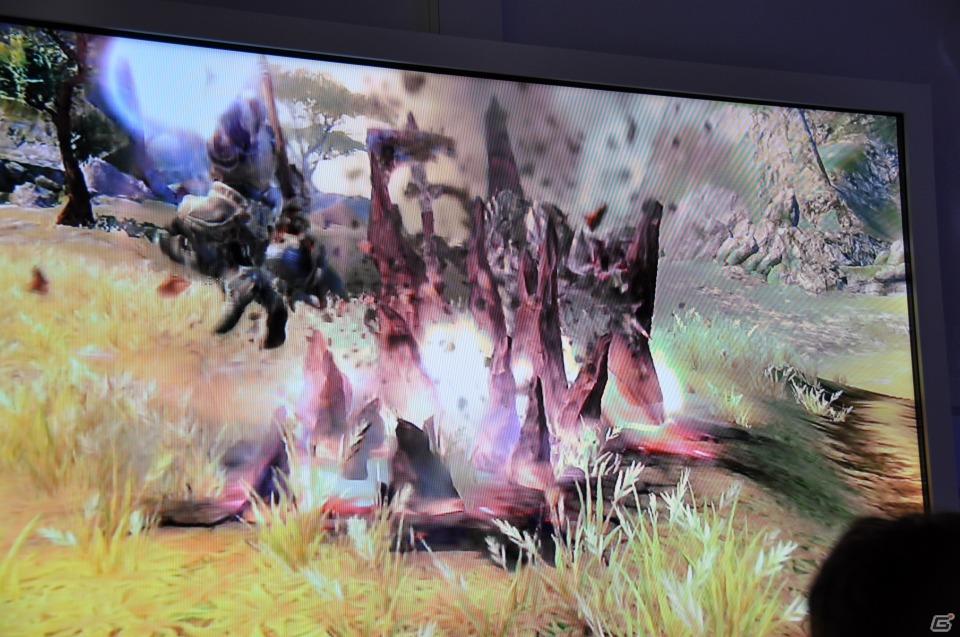 【E3 2011】巨大なスクリーンで映し出される映像に釘付け！「マスエフェクト3」「バトルフィールド3」の試遊には大行列がの画像107