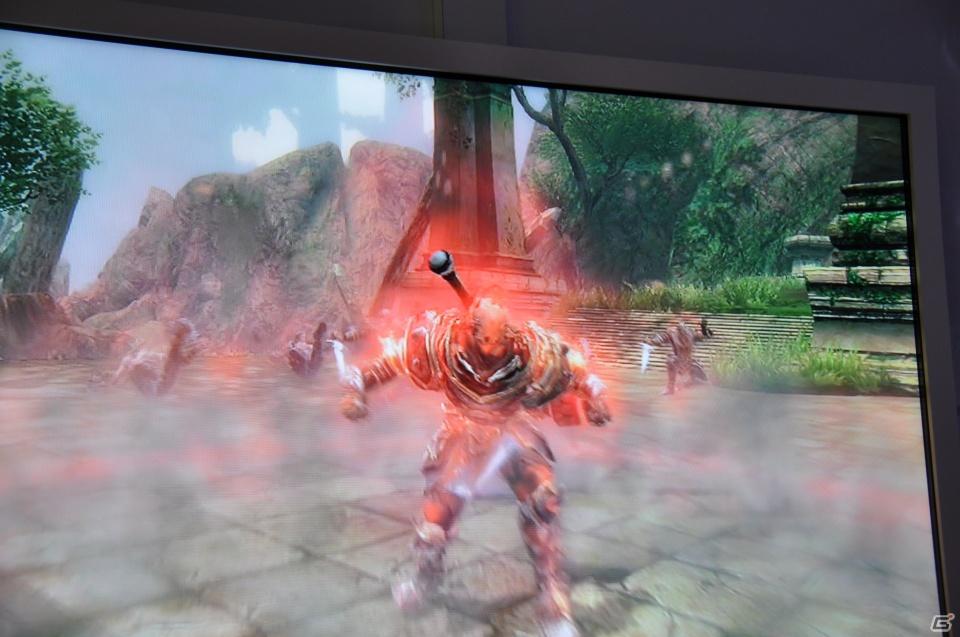 【E3 2011】巨大なスクリーンで映し出される映像に釘付け！「マスエフェクト3」「バトルフィールド3」の試遊には大行列がの画像108