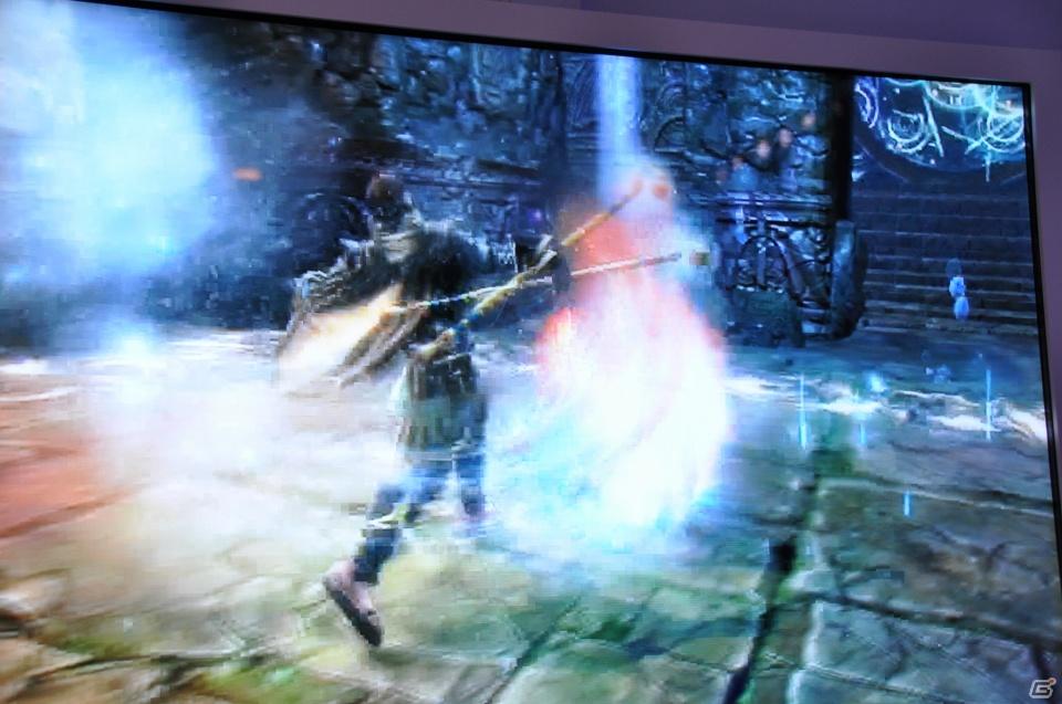 【E3 2011】巨大なスクリーンで映し出される映像に釘付け！「マスエフェクト3」「バトルフィールド3」の試遊には大行列がの画像112