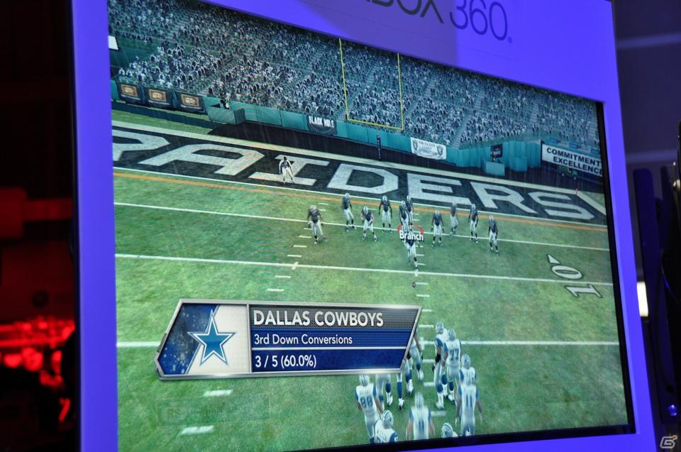 【E3 2011】巨大なスクリーンで映し出される映像に釘付け！「マスエフェクト3」「バトルフィールド3」の試遊には大行列がの画像61