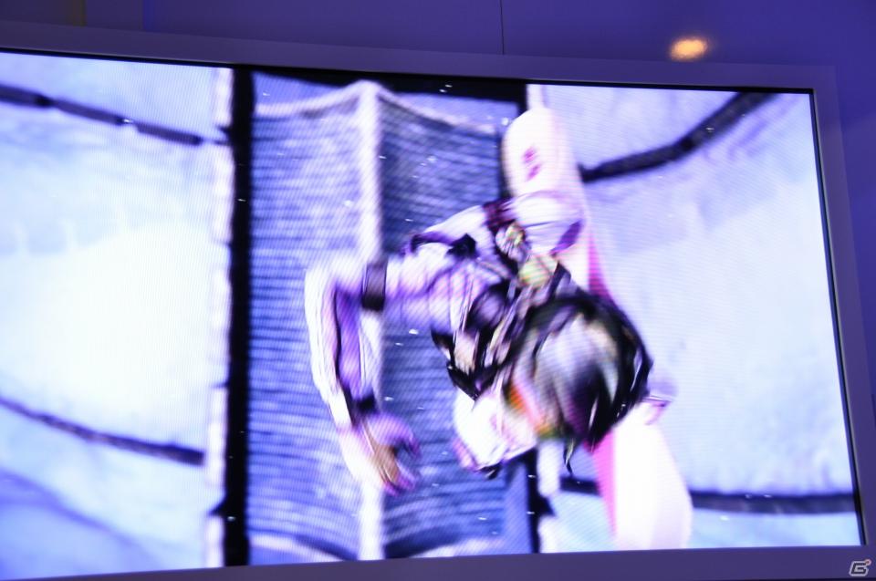 【E3 2011】巨大なスクリーンで映し出される映像に釘付け！「マスエフェクト3」「バトルフィールド3」の試遊には大行列がの画像96