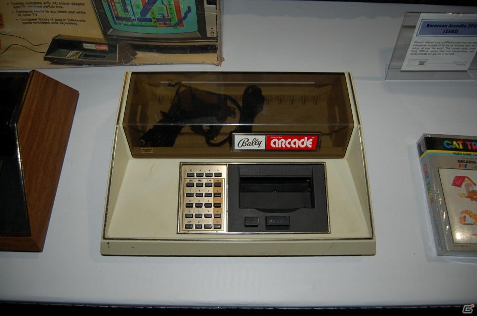 【E3 2011】懐かしのあのゲーム機がなんとプレイアブル！あなどれない展示数「レトロゲームブース」紹介の画像32
