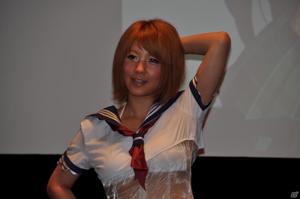 PRユニット「G-FEED」が艶めかしいダンスを披露！にゅうにゅう！3DS「閃乱カグラ -少女達の真影-」「胸躍る！爆乳ハイパー発表会」アキバシアターで開催の画像131