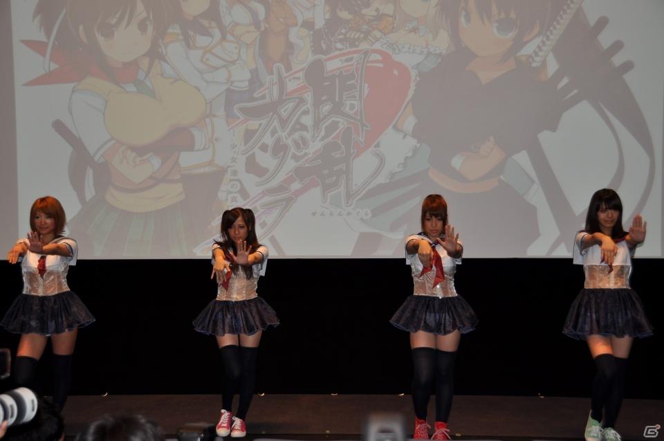 PRユニット「G-FEED」が艶めかしいダンスを披露！にゅうにゅう！3DS「閃乱カグラ -少女達の真影-」「胸躍る！爆乳ハイパー発表会」アキバシアターで開催の画像133