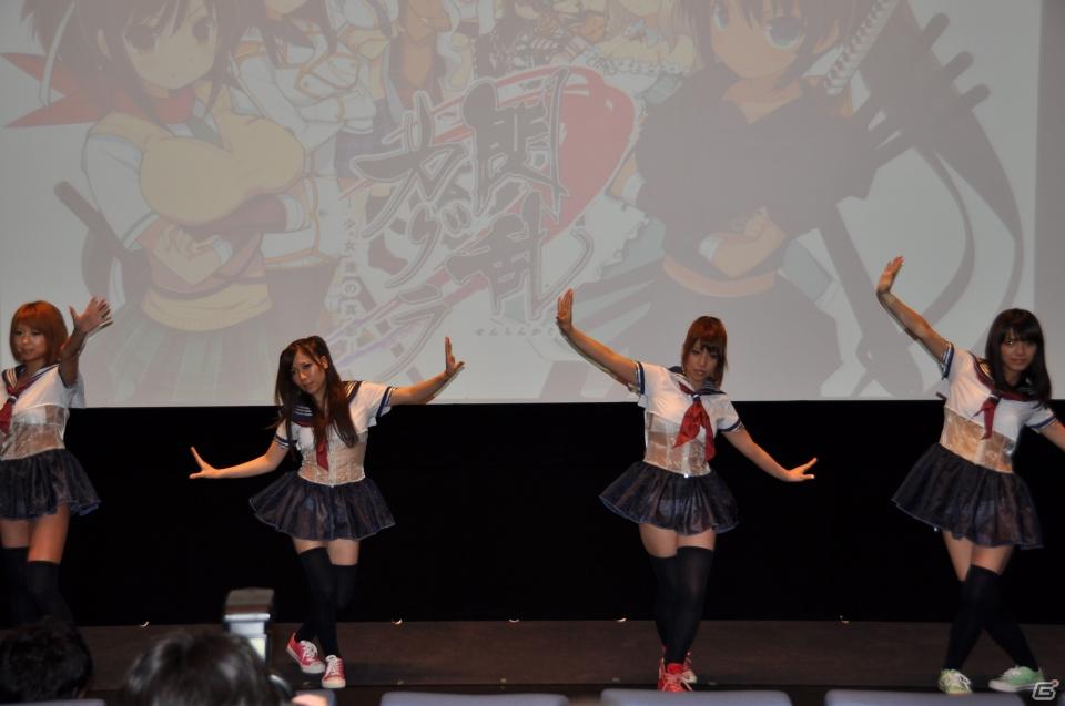 PRユニット「G-FEED」が艶めかしいダンスを披露！にゅうにゅう！3DS「閃乱カグラ -少女達の真影-」「胸躍る！爆乳ハイパー発表会」アキバシアターで開催の画像135