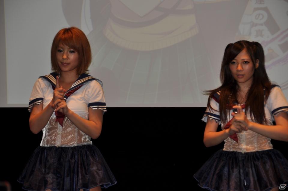 PRユニット「G-FEED」が艶めかしいダンスを披露！にゅうにゅう！3DS「閃乱カグラ -少女達の真影-」「胸躍る！爆乳ハイパー発表会」アキバシアターで開催の画像136
