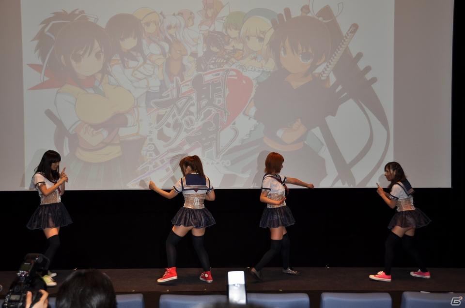 PRユニット「G-FEED」が艶めかしいダンスを披露！にゅうにゅう！3DS「閃乱カグラ -少女達の真影-」「胸躍る！爆乳ハイパー発表会」アキバシアターで開催の画像144