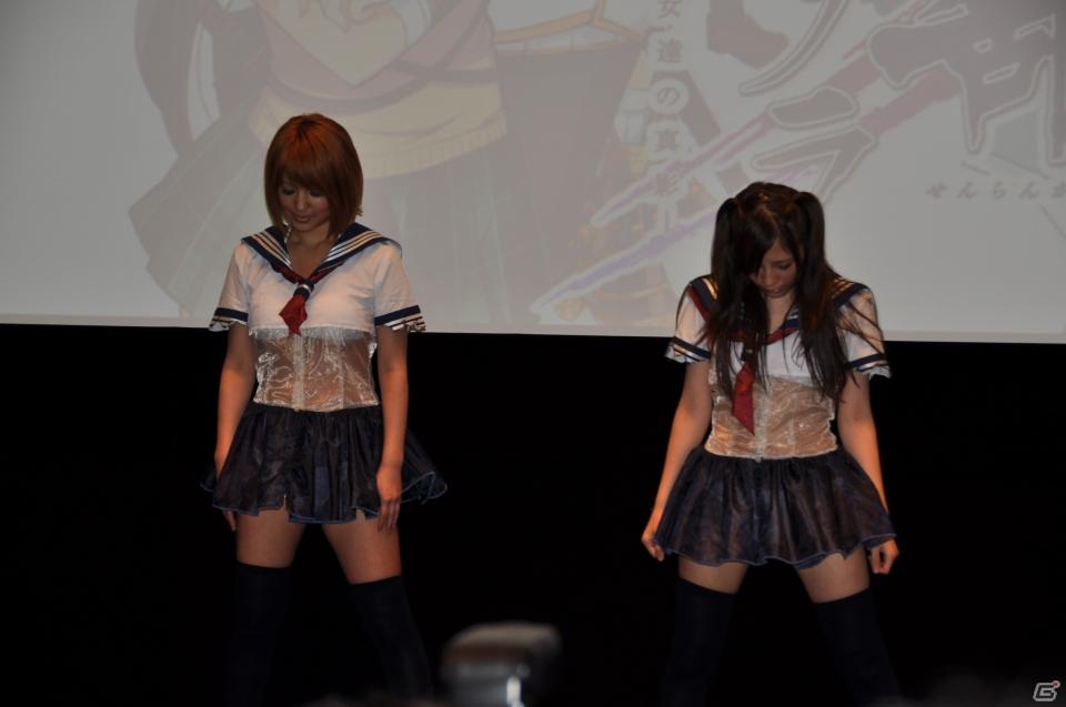 PRユニット「G-FEED」が艶めかしいダンスを披露！にゅうにゅう！3DS「閃乱カグラ -少女達の真影-」「胸躍る！爆乳ハイパー発表会」アキバシアターで開催の画像146