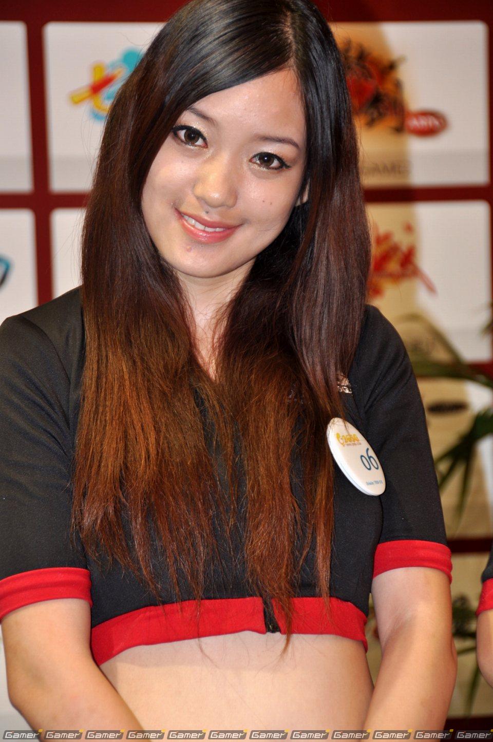 【ChinaJoy 2011】ある意味「ガールズショウ」！？正統派、お姉さん系からコスプレまでたっぷりどうぞ！写真で見るコンパニオン特集：前編の画像117