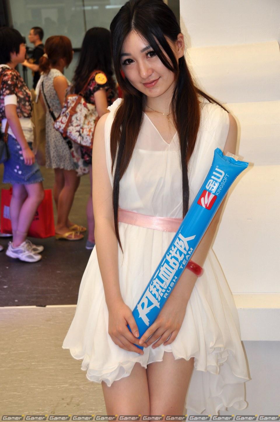 【ChinaJoy 2011】ある意味「ガールズショウ」！？正統派、お姉さん系からコスプレまでたっぷりどうぞ！写真で見るコンパニオン特集：前編の画像141