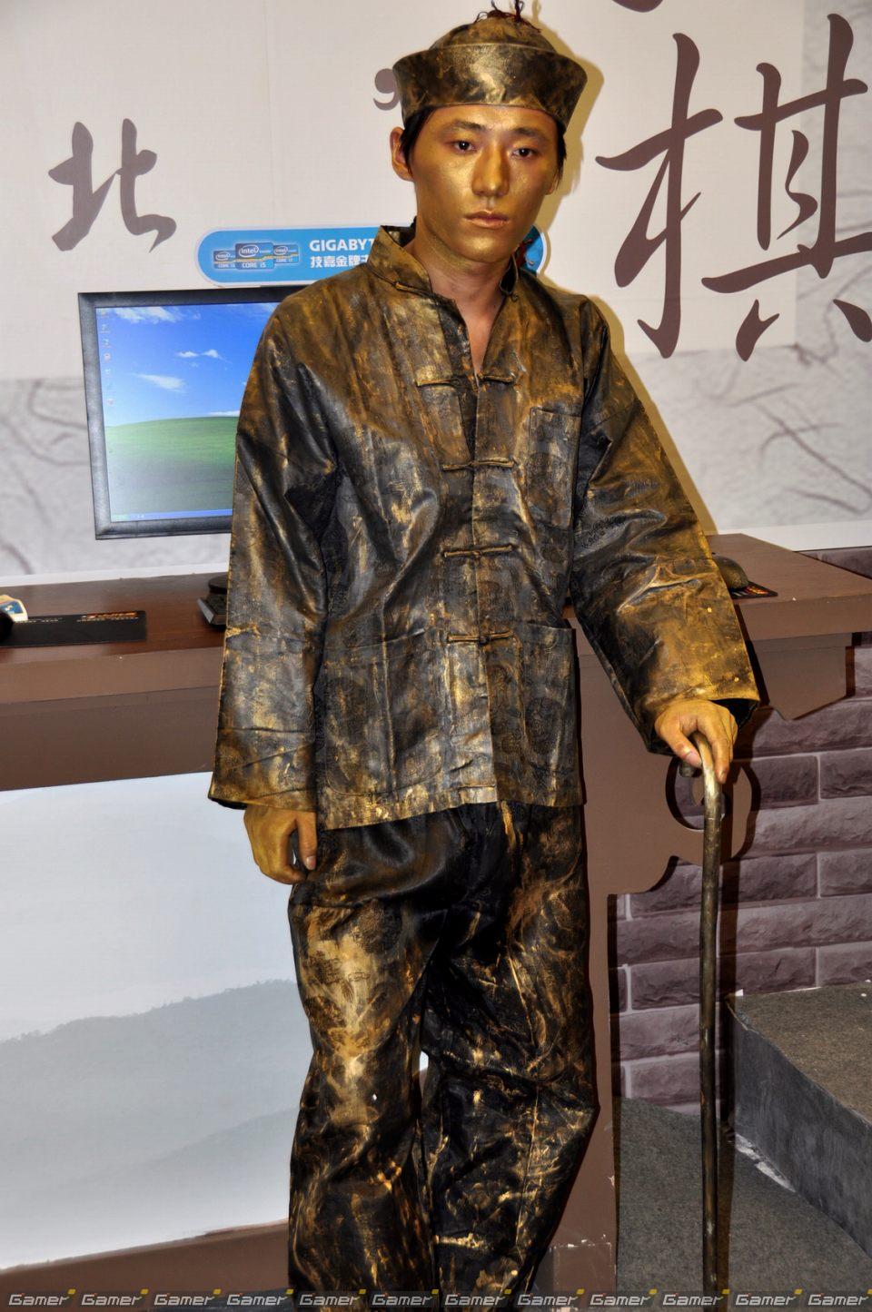 【ChinaJoy 2011】ある意味「ガールズショウ」！？正統派、お姉さん系からコスプレまでたっぷりどうぞ！写真で見るコンパニオン特集：前編の画像143