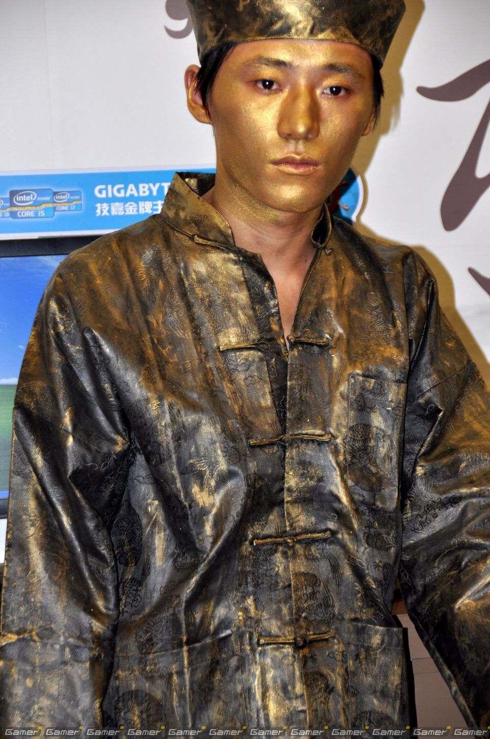 【ChinaJoy 2011】ある意味「ガールズショウ」！？正統派、お姉さん系からコスプレまでたっぷりどうぞ！写真で見るコンパニオン特集：前編の画像144