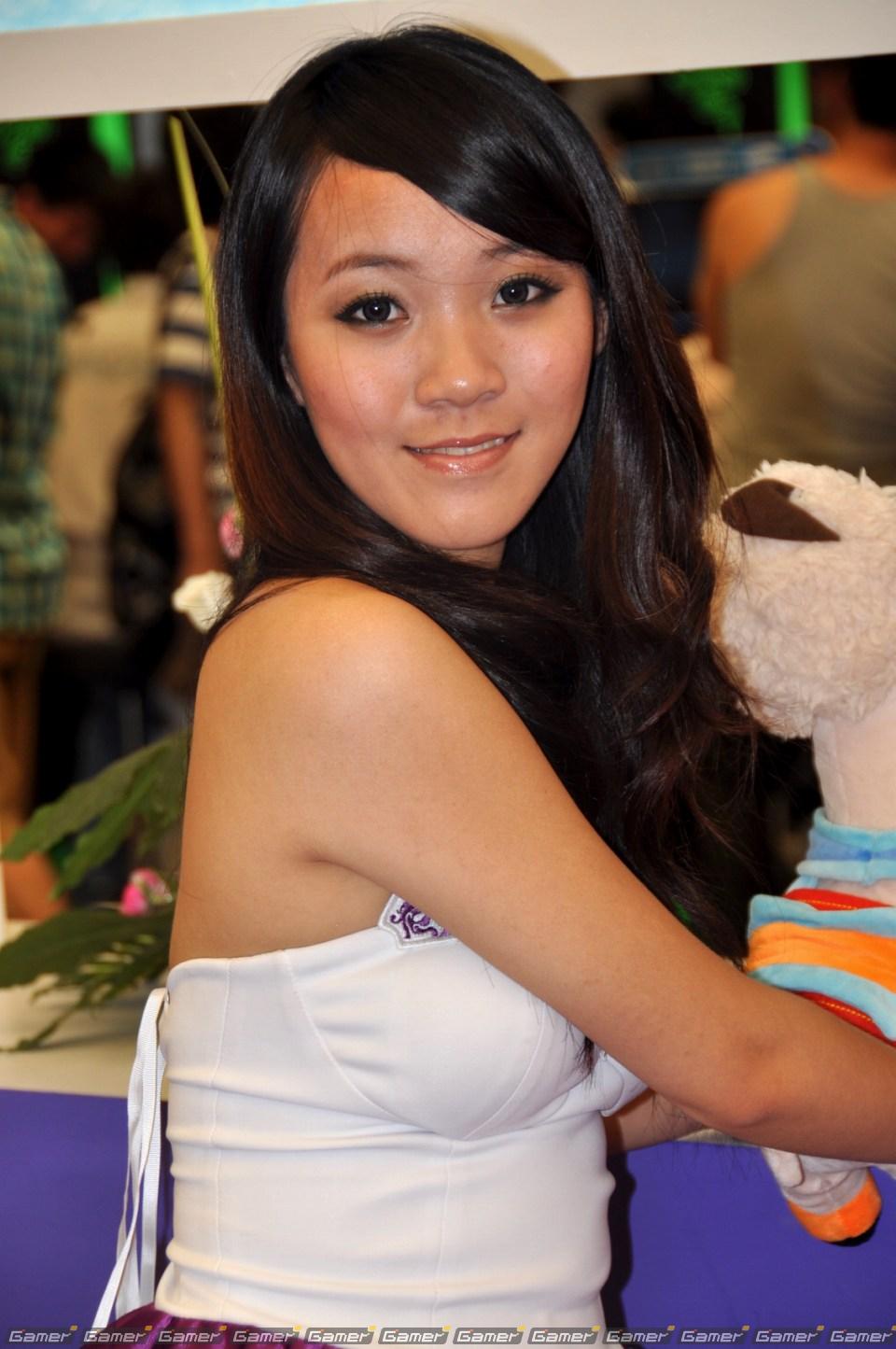 【ChinaJoy 2011】ある意味「ガールズショウ」！？正統派、お姉さん系からコスプレまでたっぷりどうぞ！写真で見るコンパニオン特集：前編の画像169