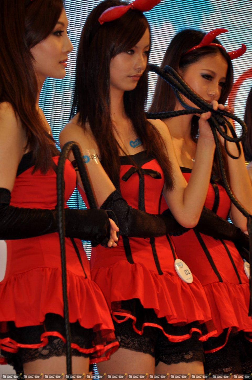 【ChinaJoy 2011】ある意味「ガールズショウ」！？正統派、お姉さん系からコスプレまでたっぷりどうぞ！写真で見るコンパニオン特集：前編の画像175