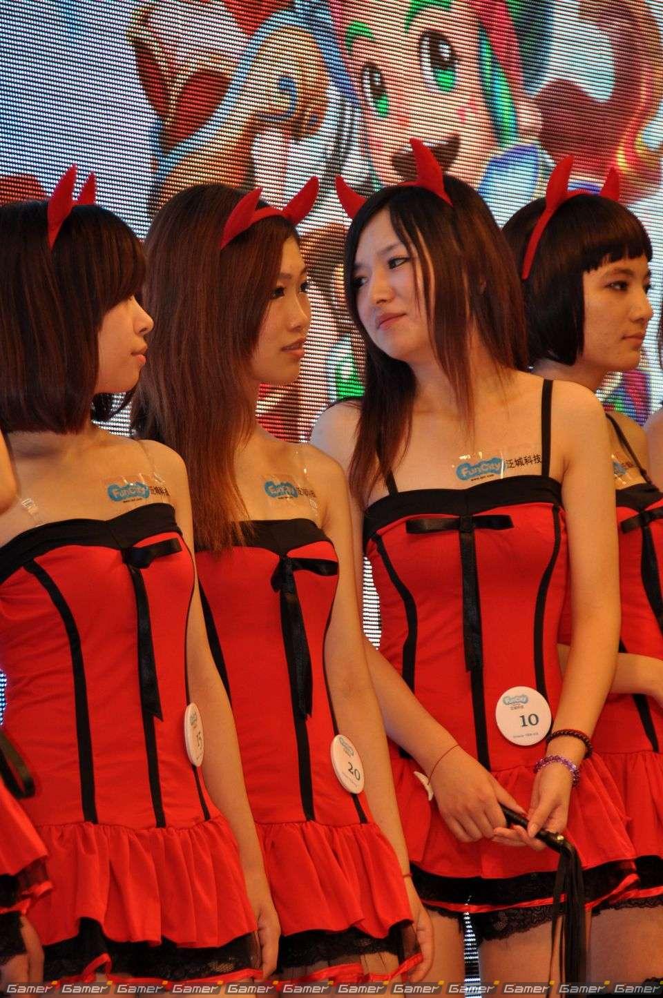 【ChinaJoy 2011】ある意味「ガールズショウ」！？正統派、お姉さん系からコスプレまでたっぷりどうぞ！写真で見るコンパニオン特集：前編の画像176