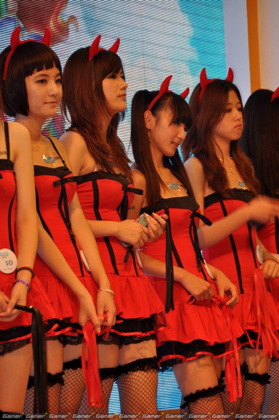 【ChinaJoy 2011】ある意味「ガールズショウ」！？正統派、お姉さん系からコスプレまでたっぷりどうぞ！写真で見るコンパニオン特集：前編の画像177