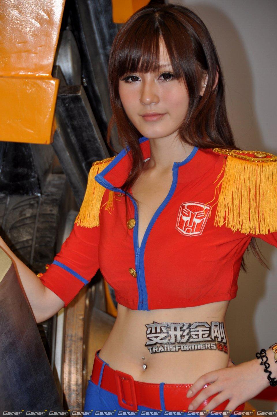 【ChinaJoy 2011】ある意味「ガールズショウ」！？正統派、お姉さん系からコスプレまでたっぷりどうぞ！写真で見るコンパニオン特集：前編の画像181