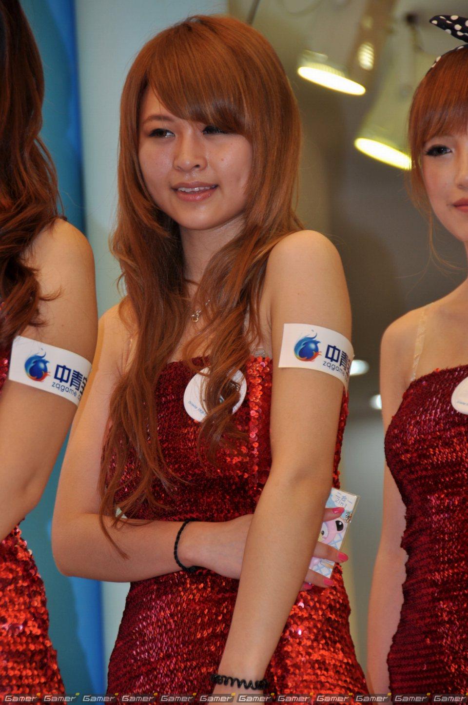 【ChinaJoy 2011】ある意味「ガールズショウ」！？正統派、お姉さん系からコスプレまでたっぷりどうぞ！写真で見るコンパニオン特集：前編の画像213