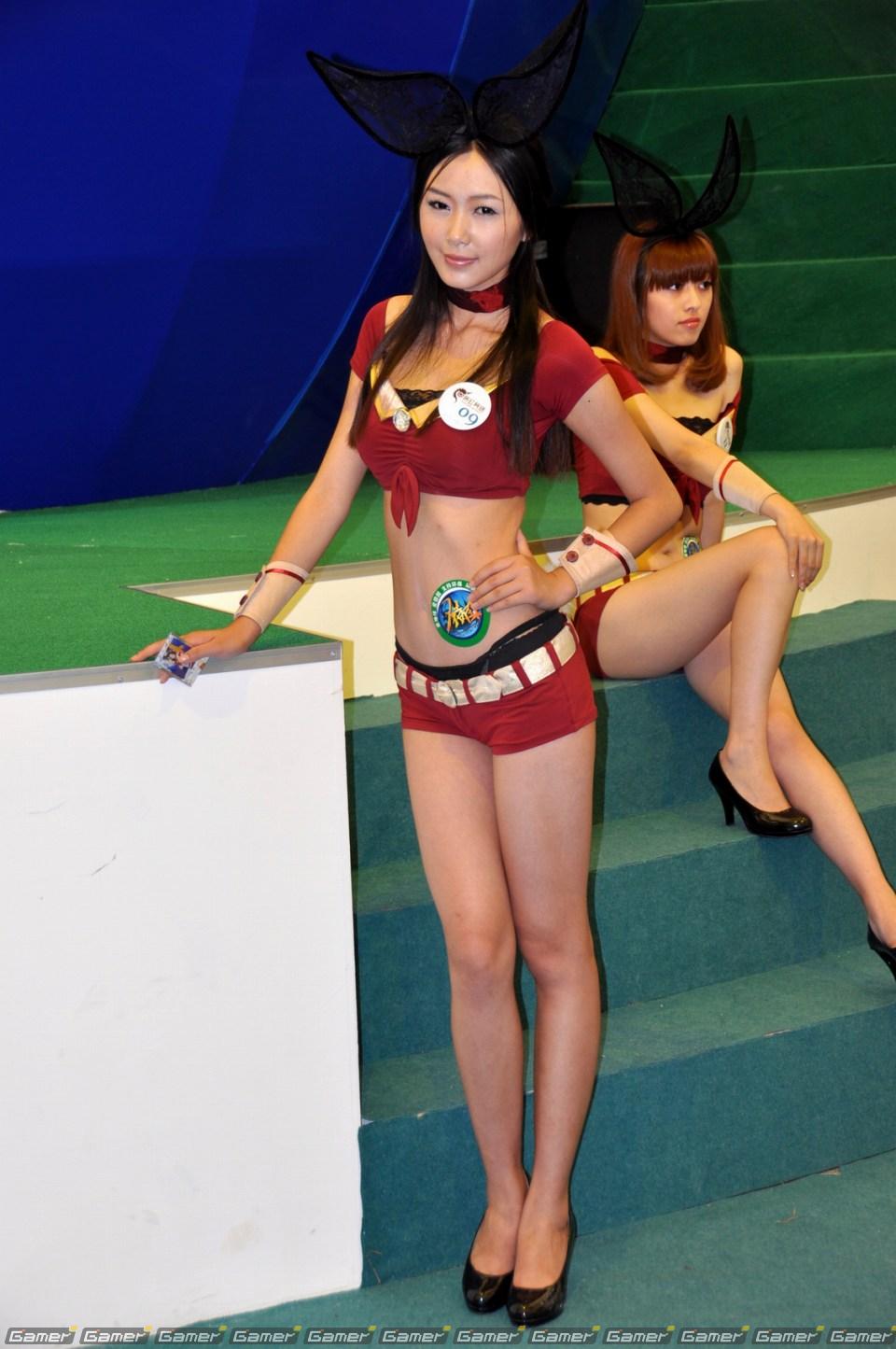 【ChinaJoy 2011】ある意味「ガールズショウ」！？正統派、お姉さん系からコスプレまでたっぷりどうぞ！写真で見るコンパニオン特集：前編の画像74