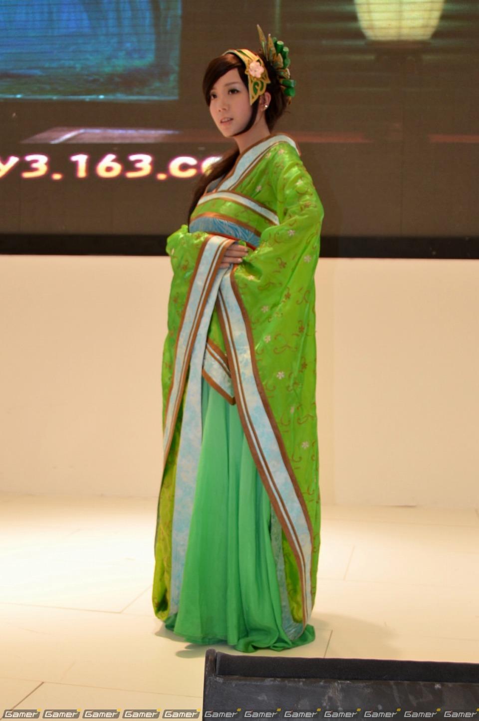 【ChinaJoy 2011】ダンスや寸劇もレベルが高い！現地のカメラマンも汗ダクで追いかける！写真で見るコンパニオン特集：後編の画像128