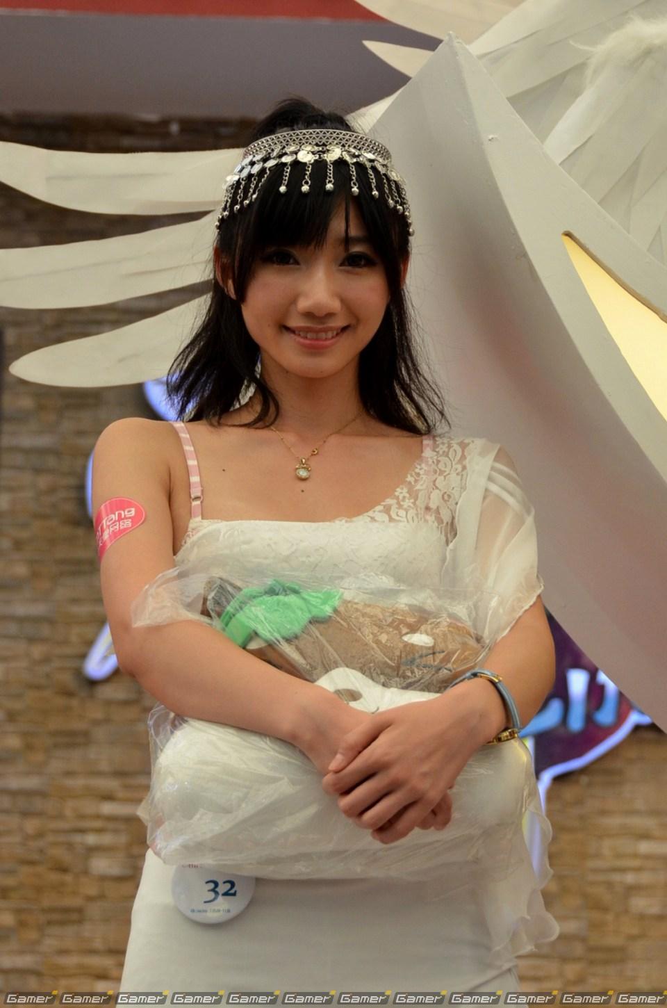 【ChinaJoy 2011】ダンスや寸劇もレベルが高い！現地のカメラマンも汗ダクで追いかける！写真で見るコンパニオン特集：後編の画像35