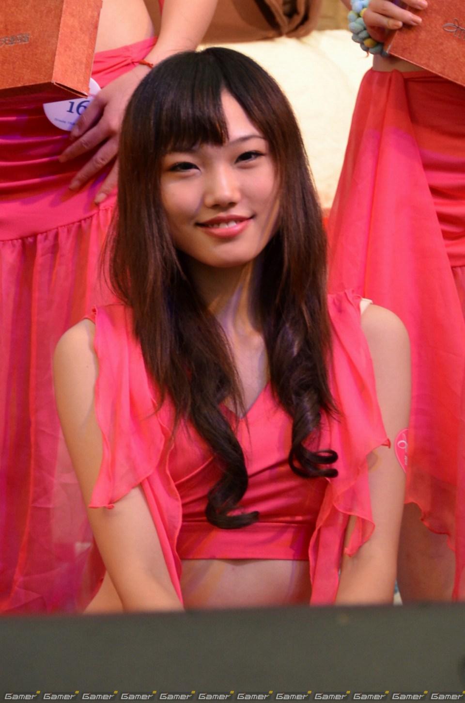 【ChinaJoy 2011】ダンスや寸劇もレベルが高い！現地のカメラマンも汗ダクで追いかける！写真で見るコンパニオン特集：後編の画像40