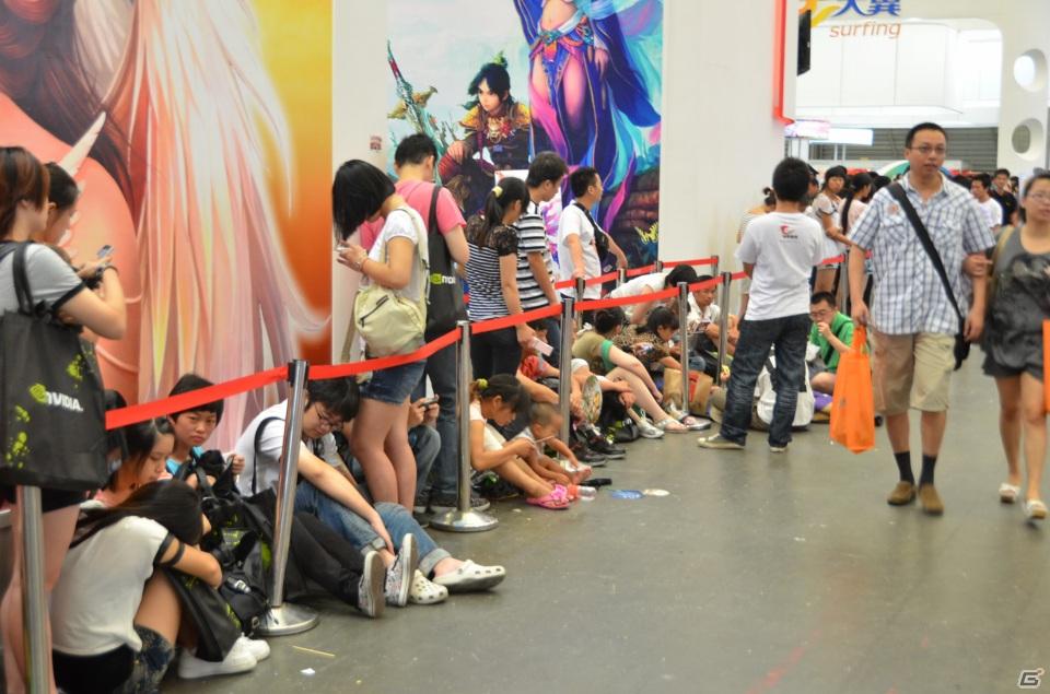 【ChinaJoy 2011】写真で見る！熱気ムンムンの会場内フォトギャラリー＆舞台裏が垣間見える？おもしろ画像もちょっぴり紹介の画像125