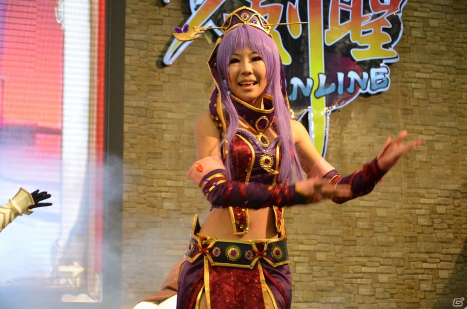 【ChinaJoy 2011】写真で見る！熱気ムンムンの会場内フォトギャラリー＆舞台裏が垣間見える？おもしろ画像もちょっぴり紹介の画像142