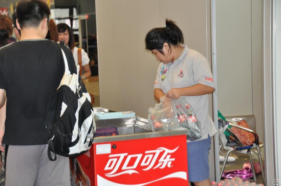 【ChinaJoy 2011】写真で見る！熱気ムンムンの会場内フォトギャラリー＆舞台裏が垣間見える？おもしろ画像もちょっぴり紹介の画像151