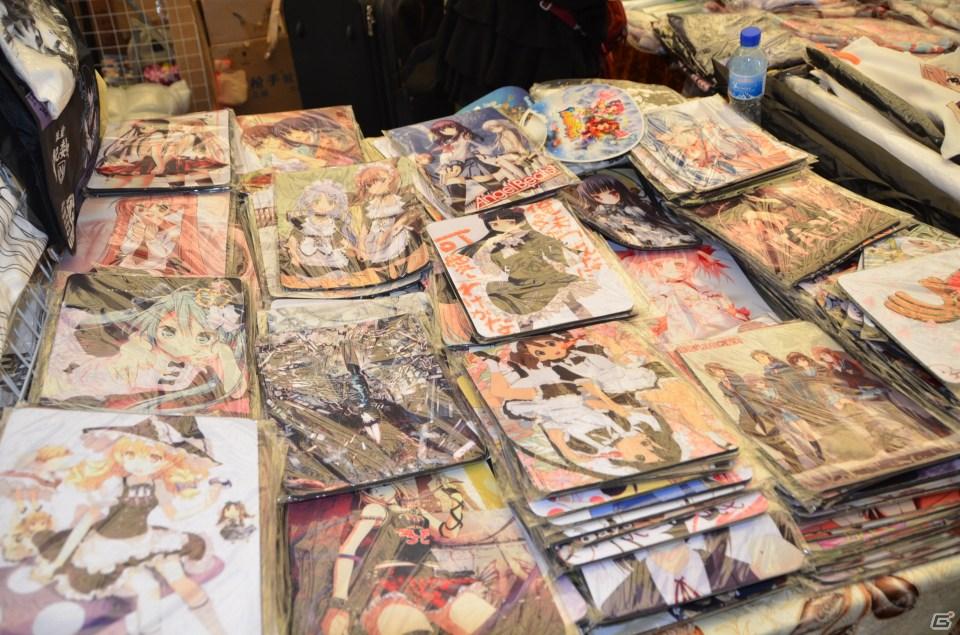 【ChinaJoy 2011】写真で見る！熱気ムンムンの会場内フォトギャラリー＆舞台裏が垣間見える？おもしろ画像もちょっぴり紹介の画像155