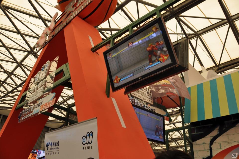 【ChinaJoy 2011】写真で見る！熱気ムンムンの会場内フォトギャラリー＆舞台裏が垣間見える？おもしろ画像もちょっぴり紹介の画像22