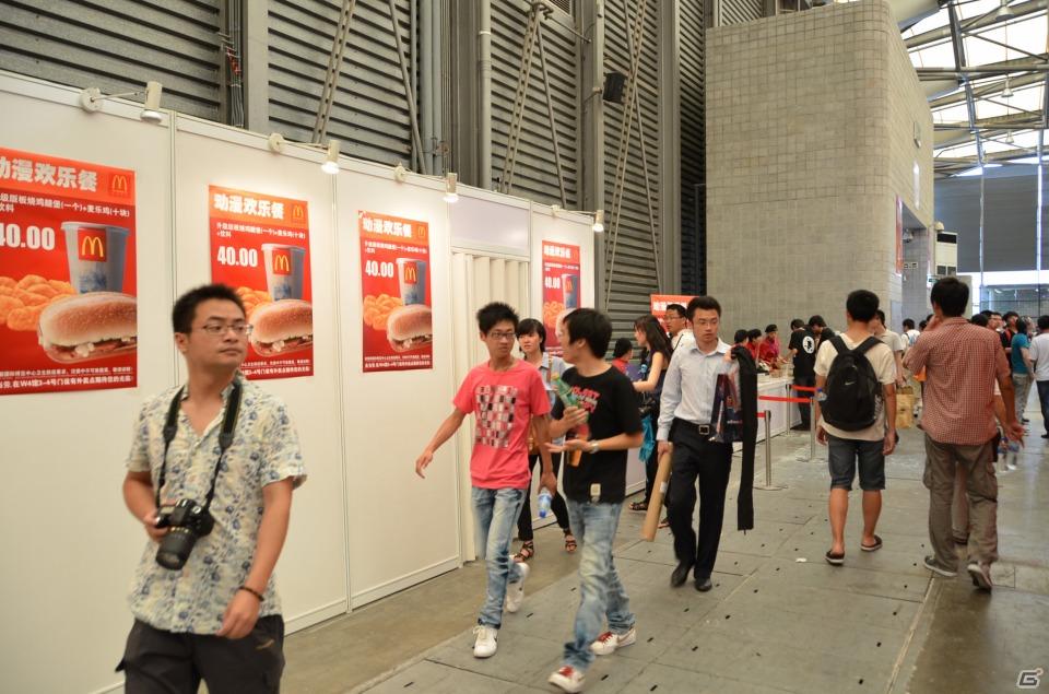 【ChinaJoy 2011】写真で見る！熱気ムンムンの会場内フォトギャラリー＆舞台裏が垣間見える？おもしろ画像もちょっぴり紹介の画像228