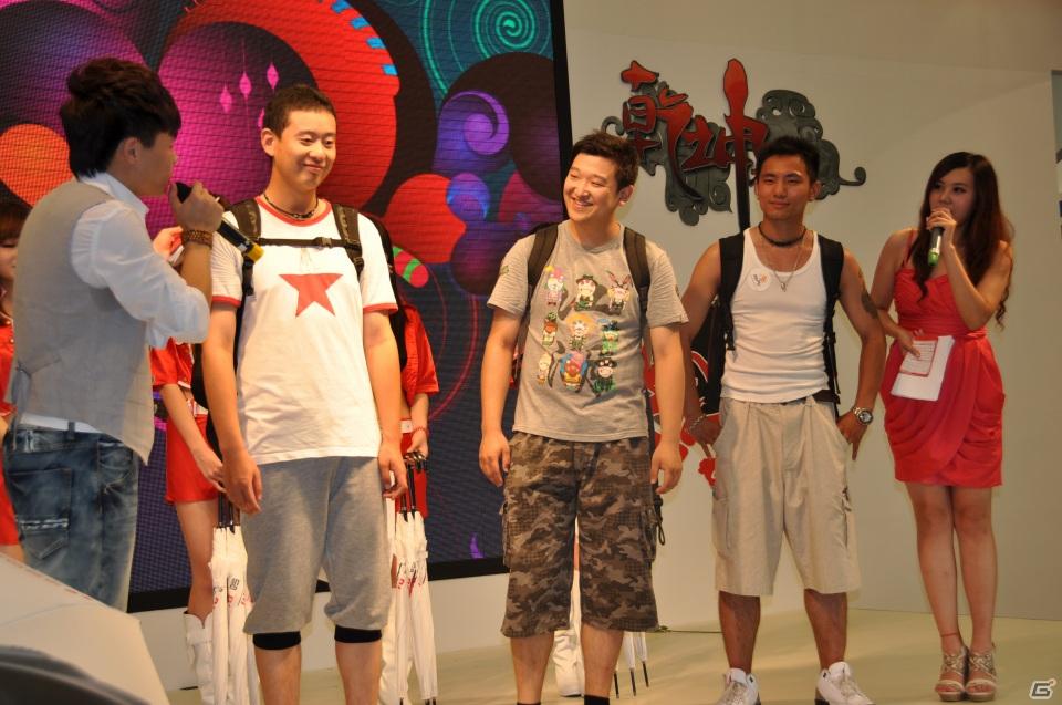【ChinaJoy 2011】写真で見る！熱気ムンムンの会場内フォトギャラリー＆舞台裏が垣間見える？おもしろ画像もちょっぴり紹介の画像238