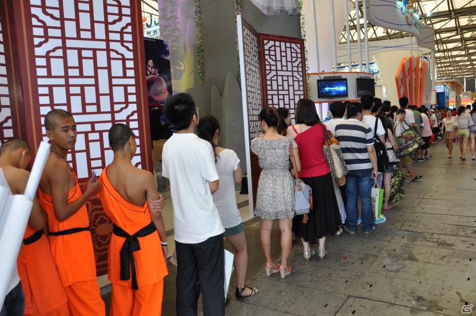 【ChinaJoy 2011】写真で見る！熱気ムンムンの会場内フォトギャラリー＆舞台裏が垣間見える？おもしろ画像もちょっぴり紹介の画像243