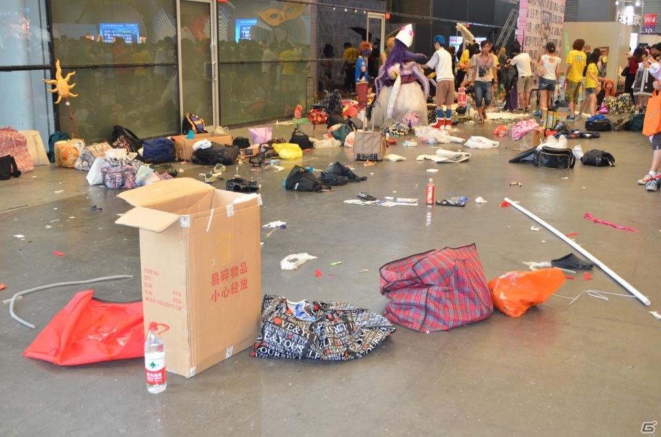 【ChinaJoy 2011】写真で見る！熱気ムンムンの会場内フォトギャラリー＆舞台裏が垣間見える？おもしろ画像もちょっぴり紹介の画像259