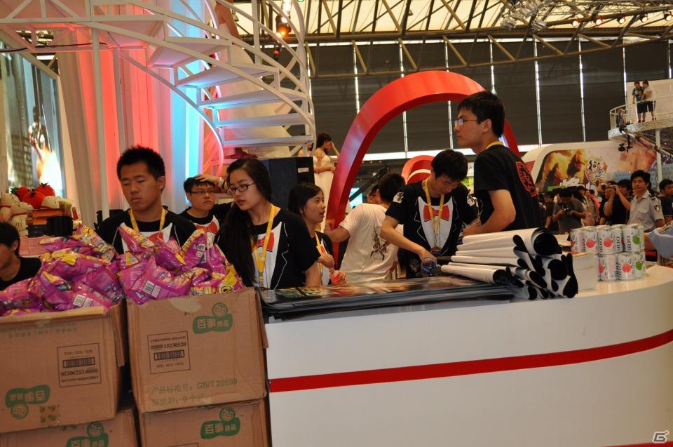 【ChinaJoy 2011】写真で見る！熱気ムンムンの会場内フォトギャラリー＆舞台裏が垣間見える？おもしろ画像もちょっぴり紹介の画像70