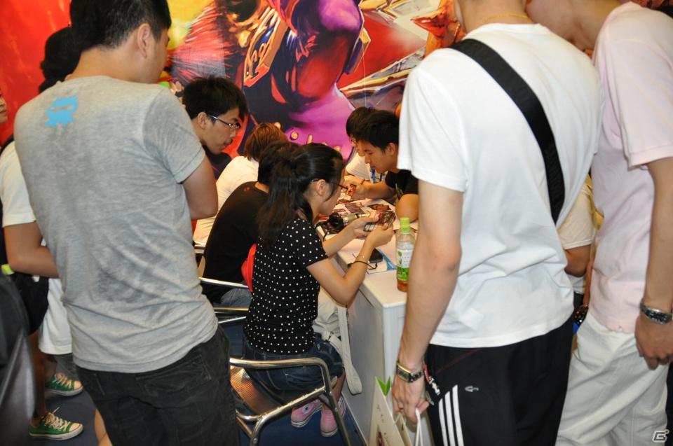 【ChinaJoy 2011】写真で見る！熱気ムンムンの会場内フォトギャラリー＆舞台裏が垣間見える？おもしろ画像もちょっぴり紹介の画像81