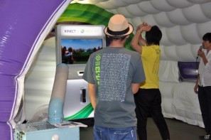 「Xbox 360 Kinect体験キャラバンイベント」夏休みツアーを実施！「YOSHIMOTO WONDER CAMP 有楽町ラフピースクエア」お笑いコンビ「麒麟」によるデモステージ披露の画像60